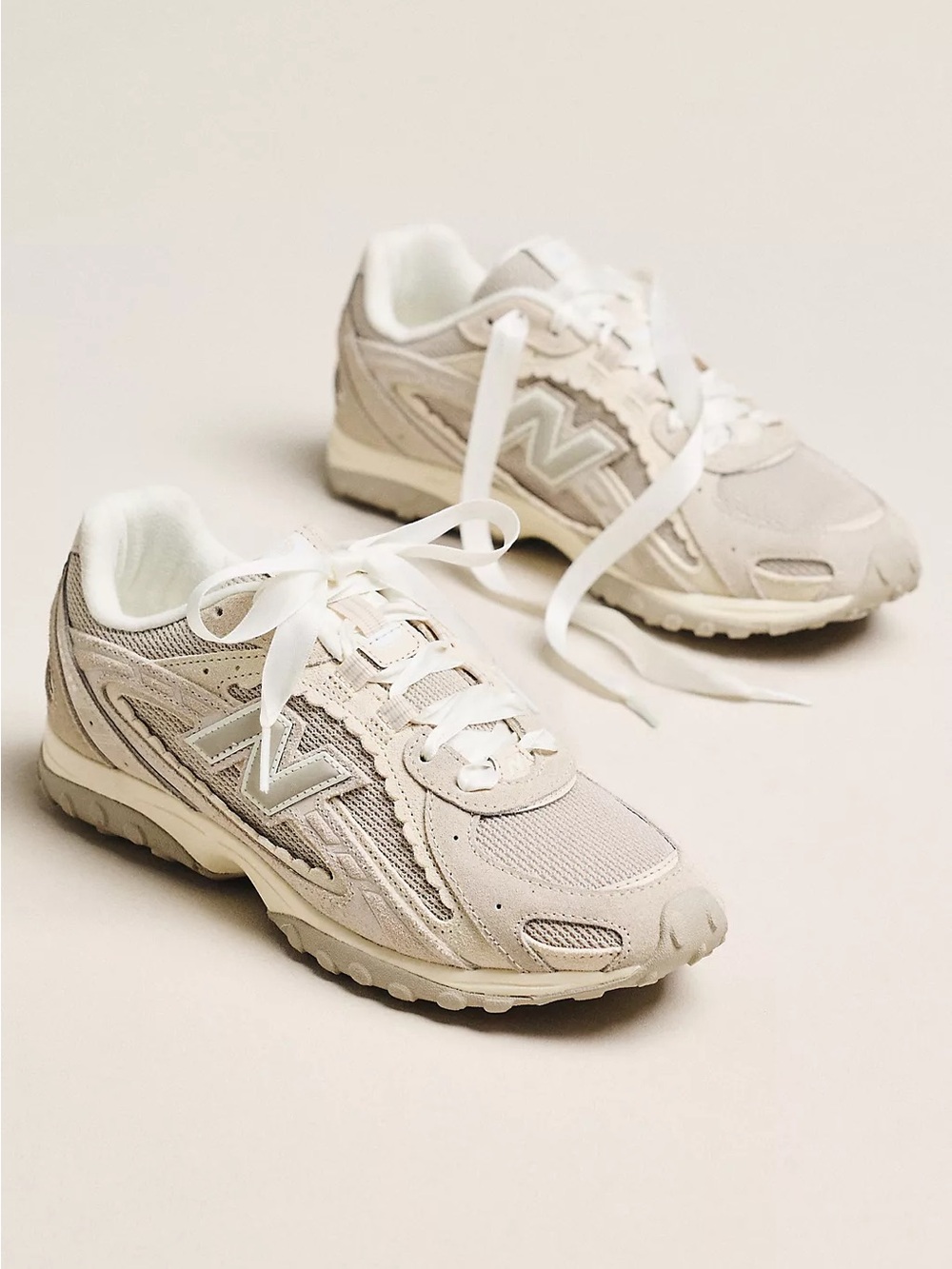New Balance 204L Sneakers